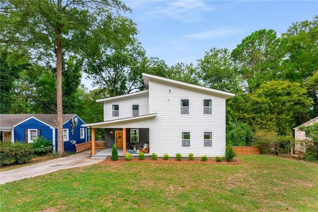 3 bedroom, 3 bathroom, 2,100 sq ft single family residence sold at 1335 Elizabeth Avenue, Atlanta, GA 30310