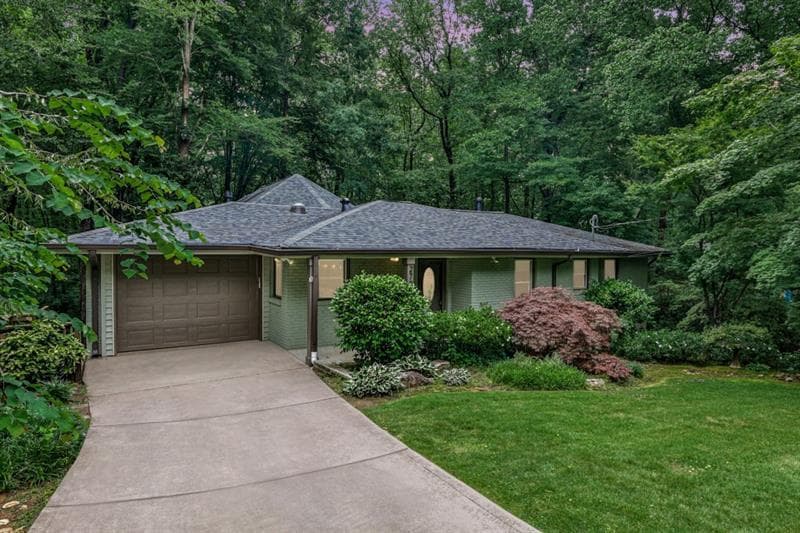 4 bedroom, 4 bathroom, 3,492 sq ft single family residence sold at 2786 Overlook Drive, Atlanta, GA 30345