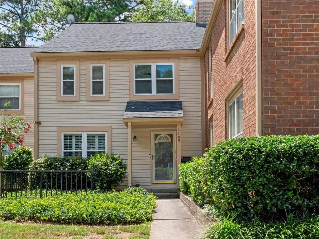 2109 Bucktrout Place, Dunwoody, GA 30338 — most recent listing photo