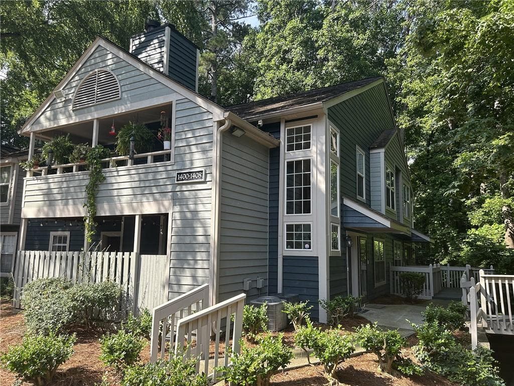 2 bedroom, 2 bathroom, 1,300 sq ft condominium sold at 1404 N Crossing Drive, Atlanta, GA 30329