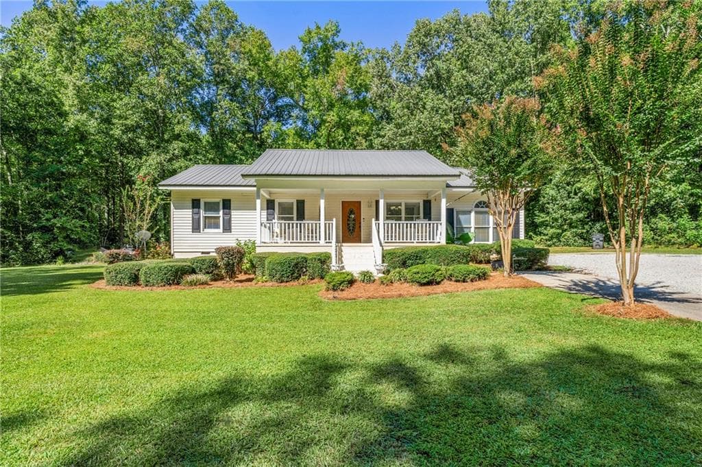 4 bedroom, 2 bathroom, 1,960 sq ft single family residence sold at 2011 Carey Station Road, Greensboro, GA 30642