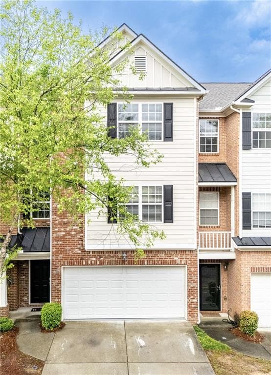 4 bedroom, 4 bathroom, 2,472 sq ft townhouse sold at 1646 Sandy beach pt, Lawrenceville, GA 30043