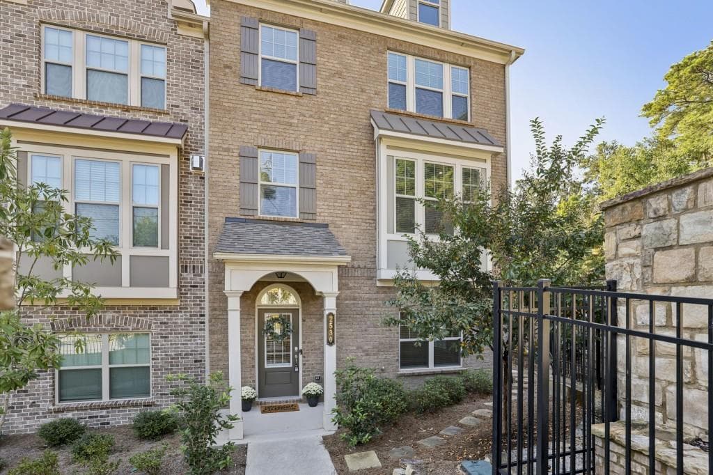 4 bedroom, 4 bathroom, 2,430 sq ft townhouse sold at 2530 Clairebrooke Bend, Atlanta, GA 30341
