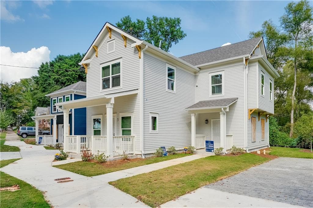 3 bedroom, 3 bathroom, 1,326 sq ft townhouse for sale at 964 Lawton Street, Atlanta, GA 30310