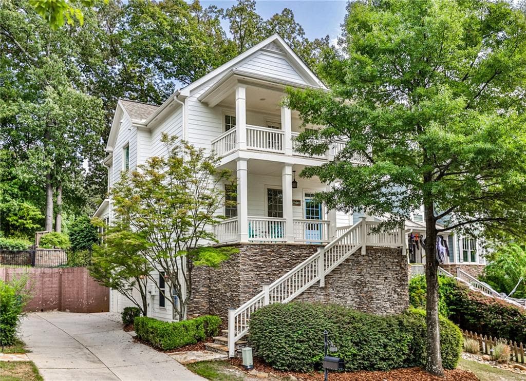 4 bedroom, 4 bathroom, 2,823 sq ft single family residence sold at 1621 Duncan Drive, Atlanta, GA 30318
