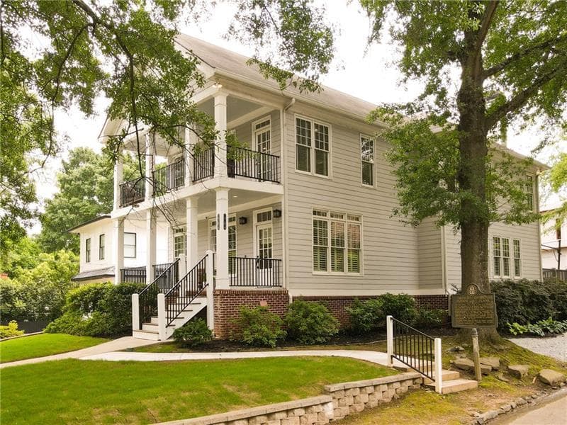 4 bedroom, 4 bathroom, 3,708 sq ft single family residence sold at 1764 Defoor Avenue, Atlanta, GA 30318