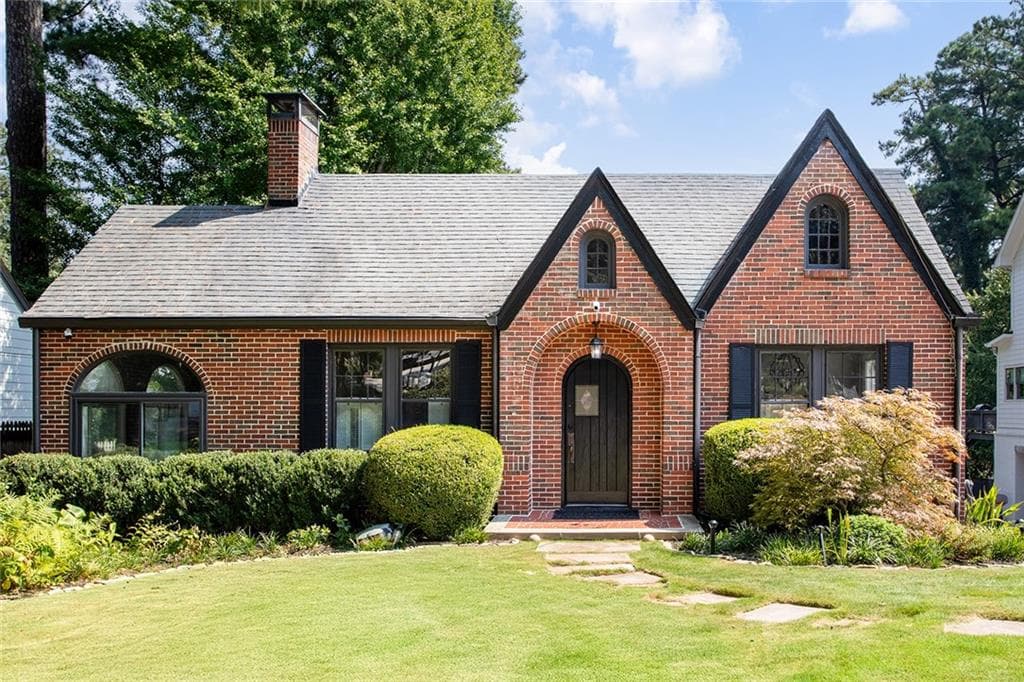 5 bedroom, 4 bathroom, 2,981 sq ft single family residence sold at 557 E Wesley Road, Atlanta, GA 30305