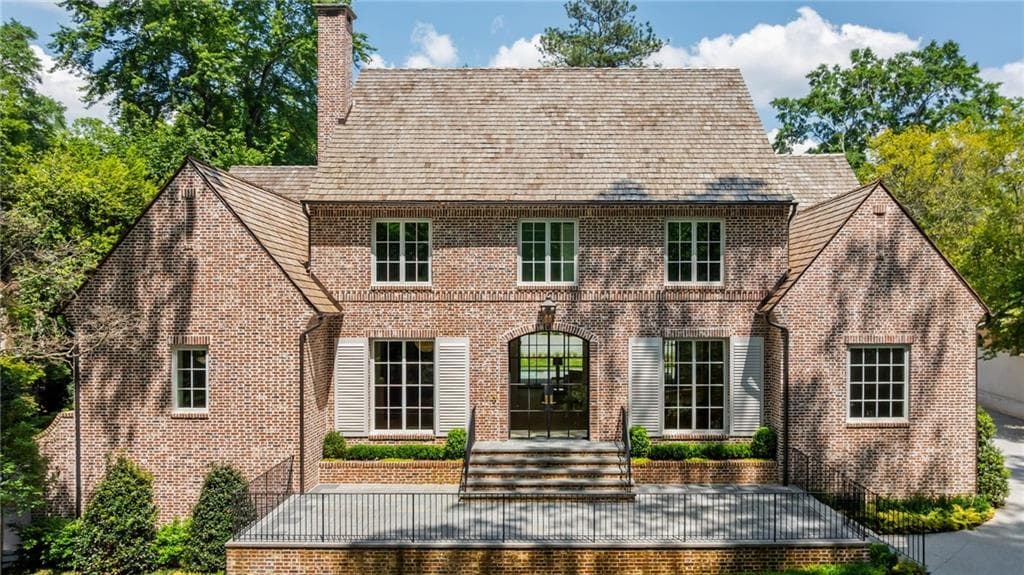 6 bedroom, 9 bathroom, 9,561 sq ft single family residence sold at 2515 Habersham Road, Atlanta, GA 30305