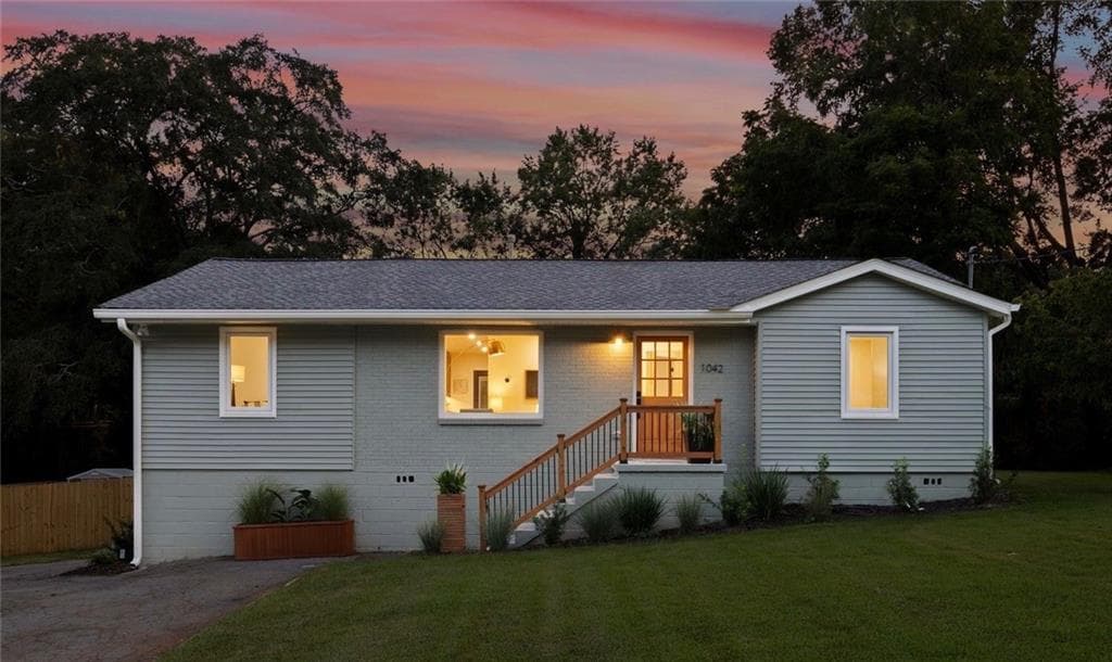 4 bedroom, 2 bathroom, 1,900 sq ft single family residence sold at 1042 Oakdale Drive, Smyrna, GA 30080