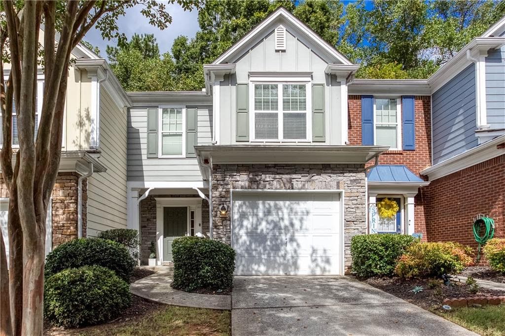 3 bedroom, 3 bathroom, 1,638 sq ft townhouse sold at 291 Kigian Trail, Woodstock, GA 30188