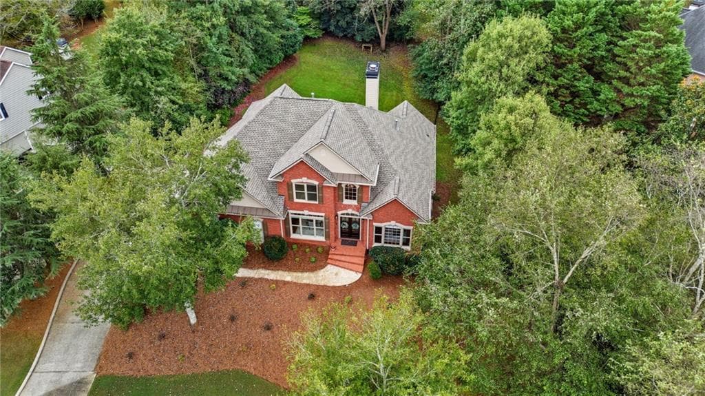 6 bedroom, 4 bathroom, 3,958 sq ft single family residence sold at 822 Lakeglen Drive, Suwanee, GA 30024