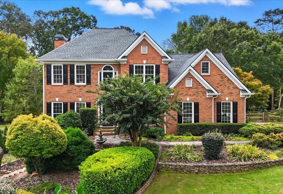 5 bedroom, 4 bathroom, 4,156 sq ft single family residence sold at 1042 AVERY CREEK Drive, Woodstock, GA 30188
