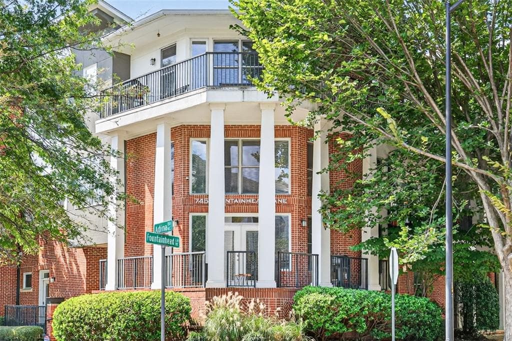 4 bedroom, 4 bathroom, 3,710 sq ft townhouse sold at 745 Fountainhead Lane 118, Atlanta, GA 30324