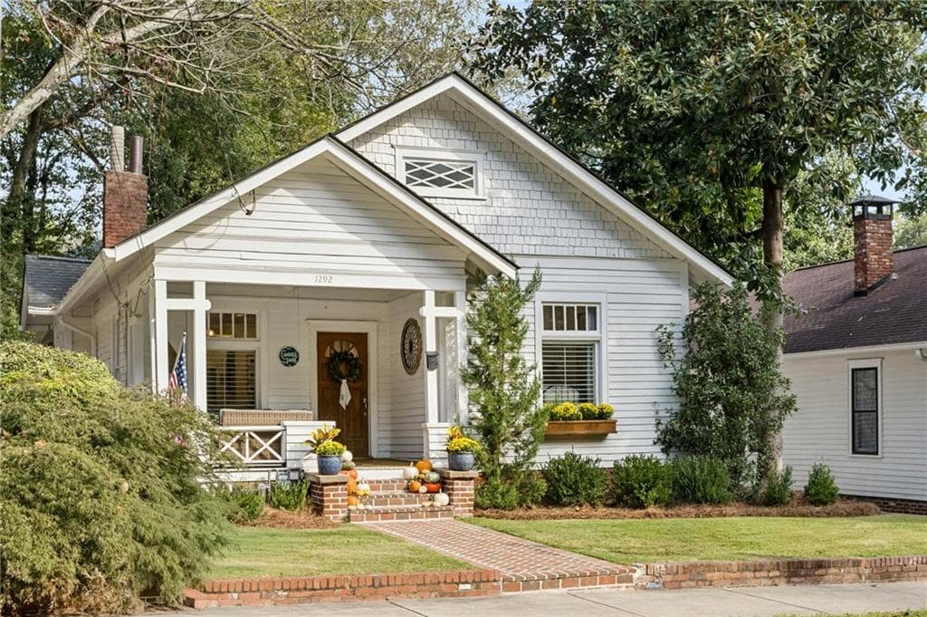 3 bedroom, 2 bathroom, 1,416 sq ft single family residence sold at 1292 Euclid Avenue, Atlanta, GA 30307