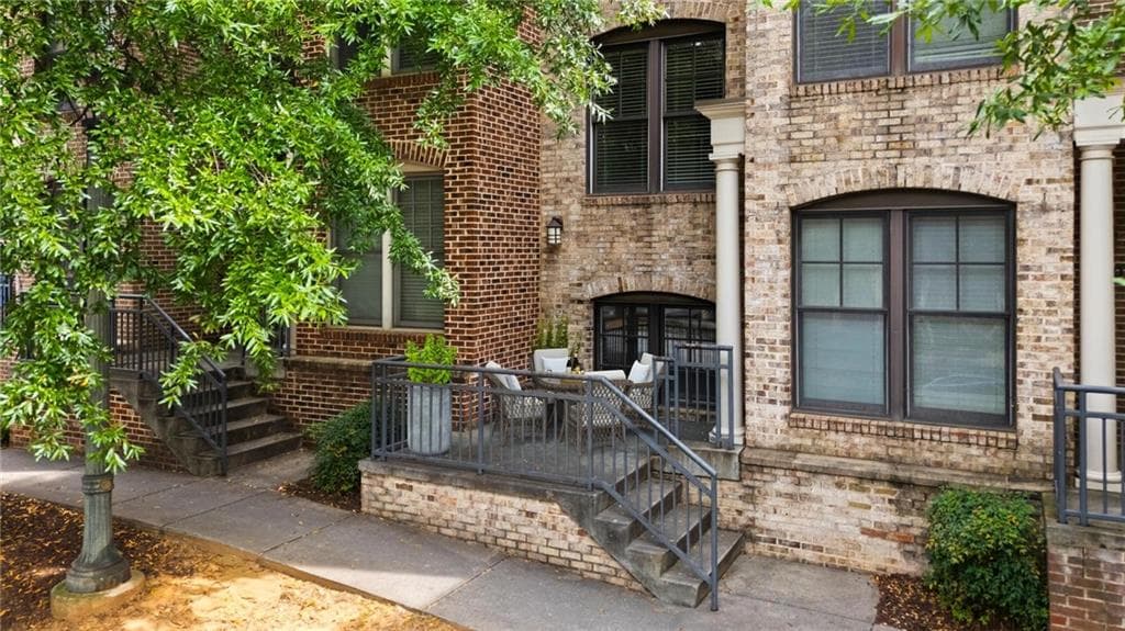 3 bedroom, 4 bathroom, 1,894 sq ft townhouse sold at 702 Cosmopolitan Drive, Atlanta, GA 30324