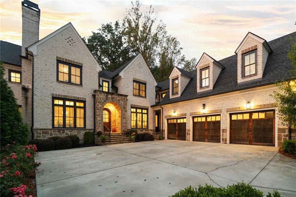 6 bedroom, 7 bathroom, 8,116 sq ft single family residence sold at 976 Ferncliff Road, Atlanta, GA 30324