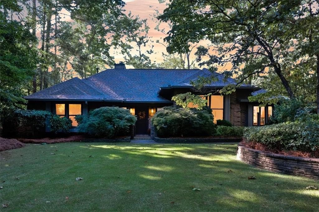 3 bedroom, 3 bathroom, 2,433 sq ft single family residence sold at 402 Somerset Close, Marietta, GA 30067