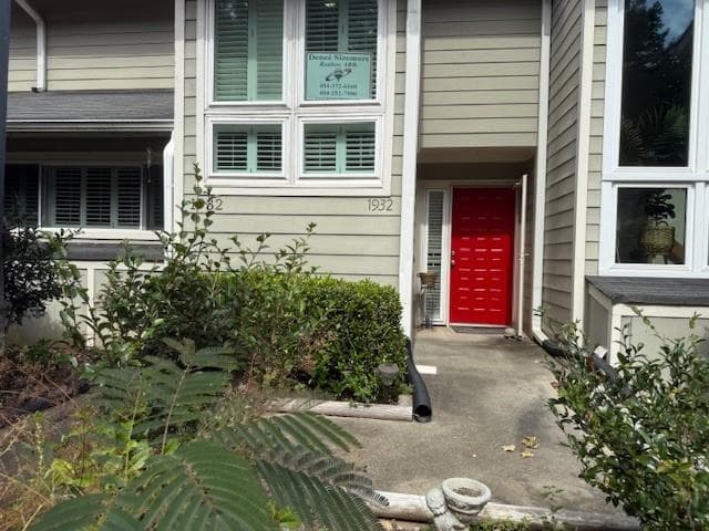 2 bedroom, 3 bathroom, 1,386 sq ft townhouse sold at 1932 Variations Drive, Atlanta, GA 30329