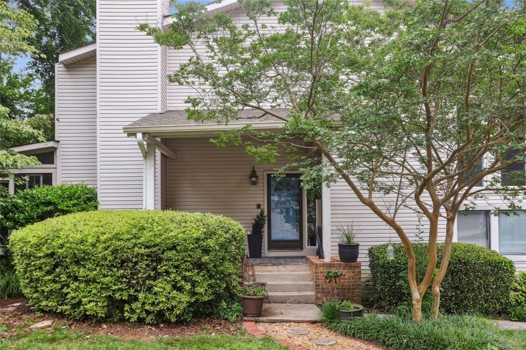 3 bedroom, 3 bathroom, 2,598 sq ft townhouse sold at 4096 Audubon Drive, Marietta, GA 30068