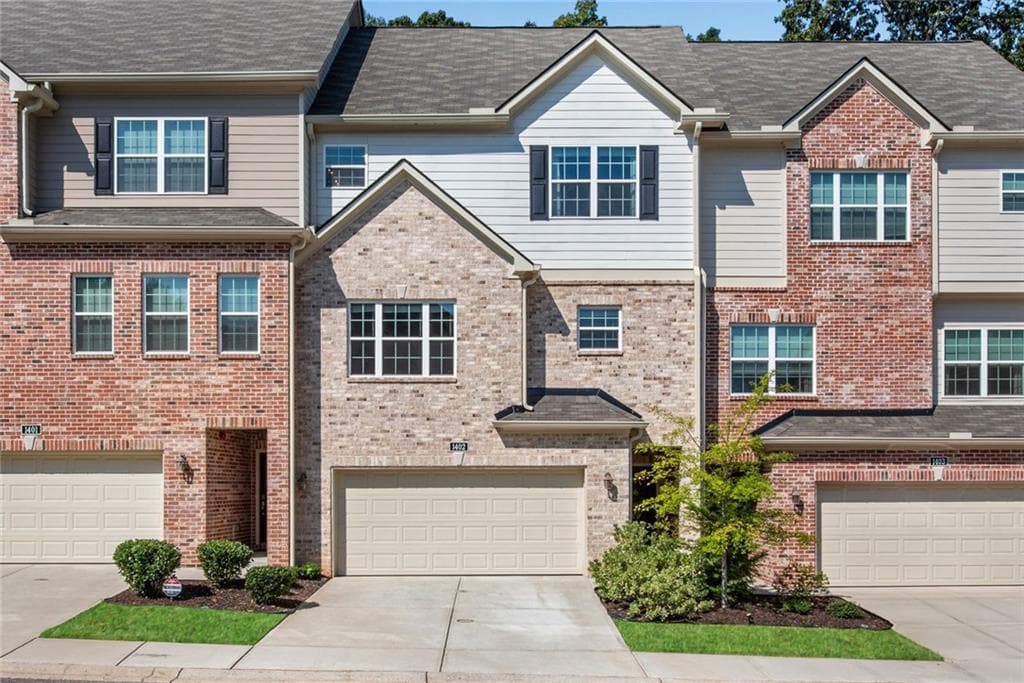 3 bedroom, 4 bathroom, 2,035 sq ft townhouse sold at 1402 Glen Ivy, Marietta, GA 30062