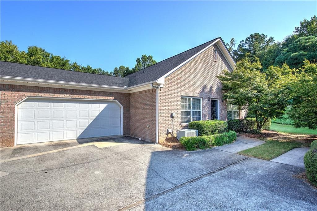 3383 Raes Creek Road 4, Marietta, GA 30008 — most recent listing photo