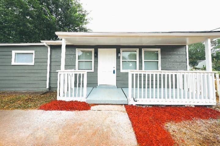 3 bedroom, 1 bathroom, 1,175 sq ft single family residence sold at 1684 Thornton Place, Atlanta, GA 30315