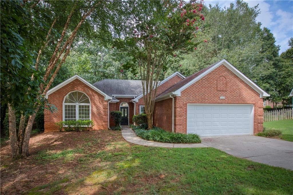 11070 Pinewalk Forest Circle, Alpharetta, GA 30022 — most recent listing photo