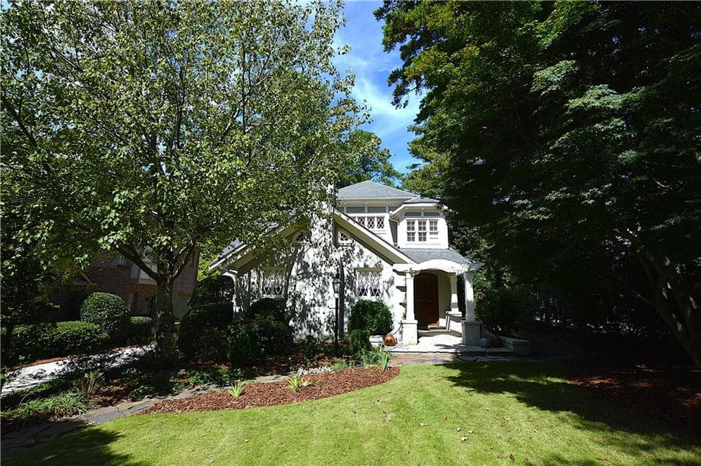 5 bedroom, 4 bathroom, 4,086 sq ft single family residence sold at 3098 Peachtree Drive, Atlanta, GA 30305