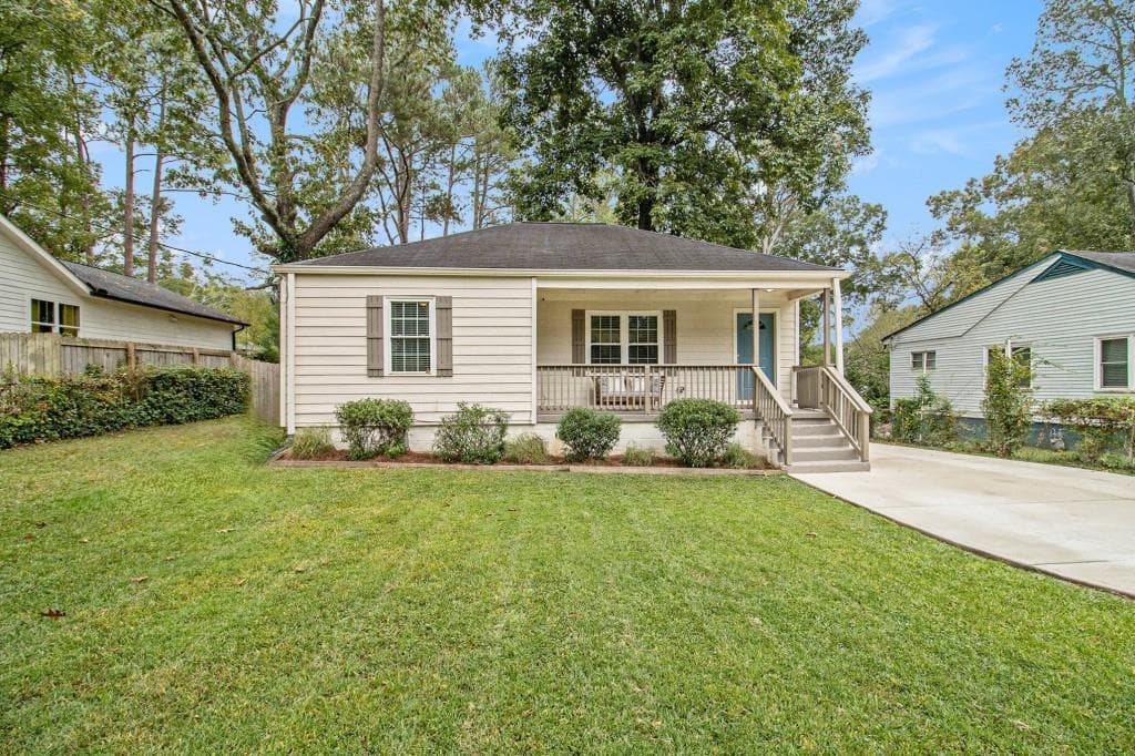 3 bedroom, 2 bathroom, 1,095 sq ft single family residence sold at 1907 Lomita Road, Atlanta, GA 30316