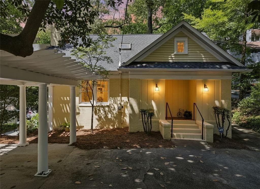 172 Lindbergh Drive, Atlanta, GA 30305 — most recent listing photo