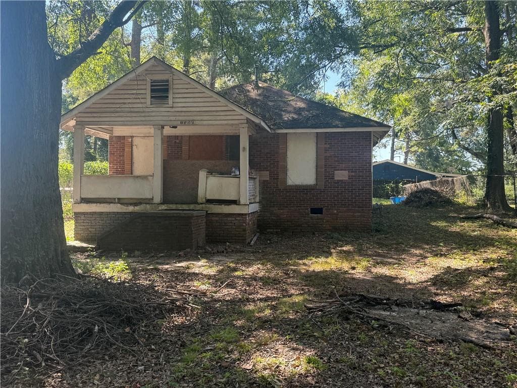 2 bedroom, 1 bathroom, 980 sq ft single family residence sold at 1127 Fleetwood Drive, Atlanta, GA 30316