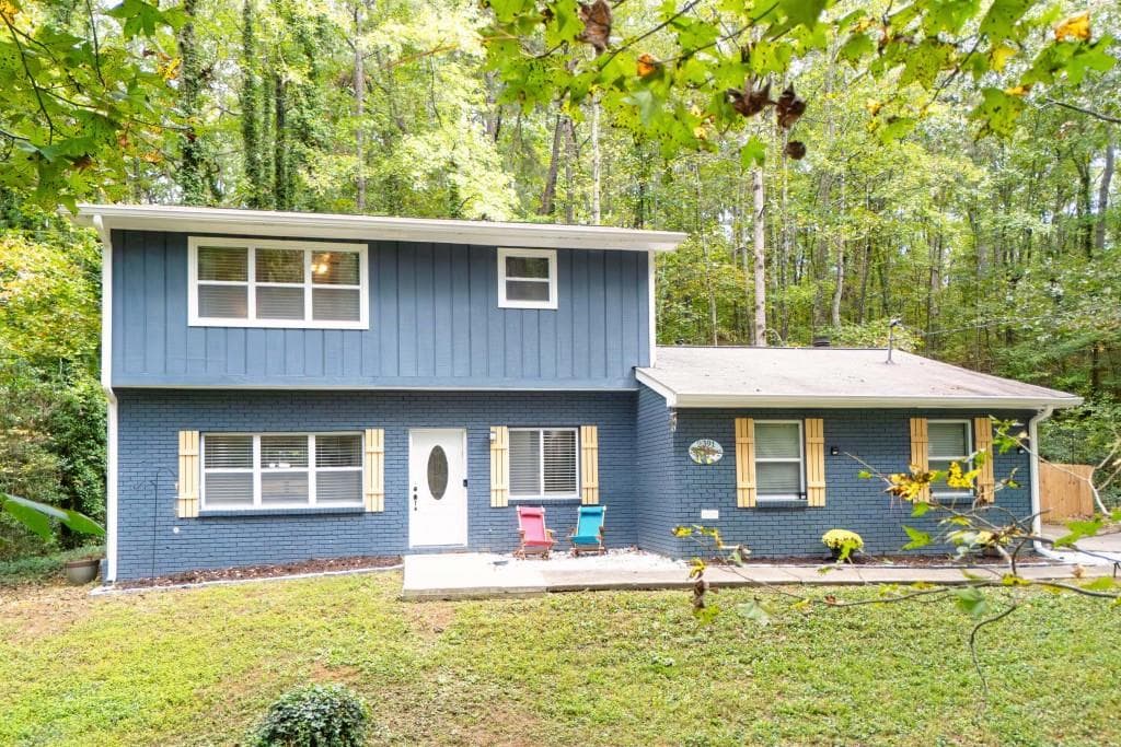 3 bedroom, 3 bathroom, 1,820 sq ft single family residence sold at 2391 Black Oak Drive, Marietta, GA 30066