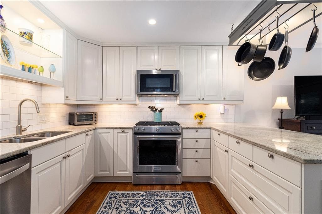 250 The South Chace, Atlanta, GA 30328 — most recent listing photo
