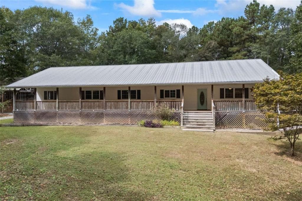 3 bedroom, 2 bathroom, 2,560 sq ft single family residence for sale at 532 Davenport Road, Braselton, GA 30517