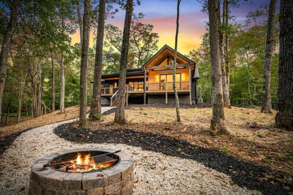 267 Indian Trail, Mccaysville, GA 30555 — most recent listing photo