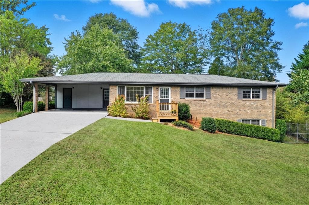 3 bedroom, 2 bathroom, 1,360 sq ft single family residence sold at 605 Embry Lane, Marietta, GA 30066