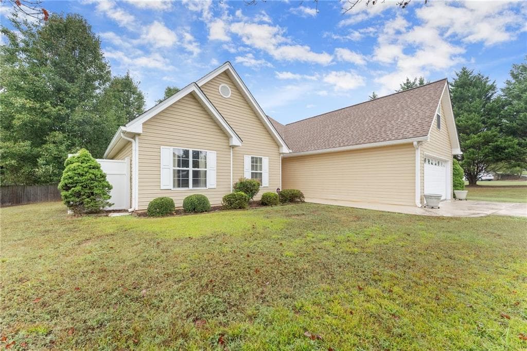 3 bedroom, 2 bathroom, 1,645 sq ft single family residence sold at 3520 Hope Road, Cumming, GA 30041