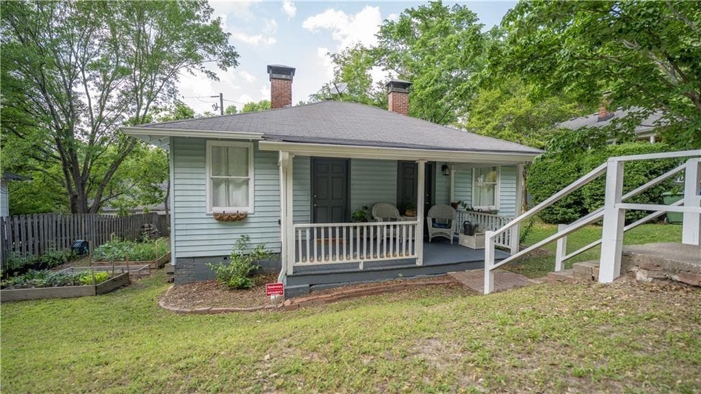 2 bedroom, 2 bathroom, 946 sq ft single family residence for sale at 2881 PARROTT Avenue, Atlanta, GA 30318
