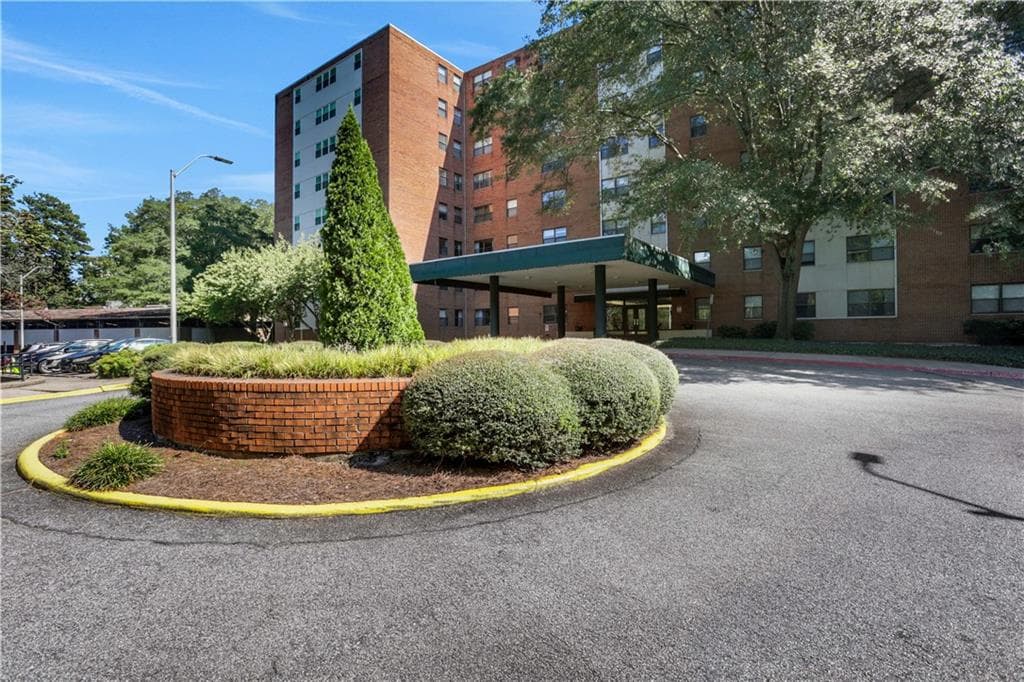 2965 Pharr Court South 809, Atlanta, GA 30305 — most recent listing photo