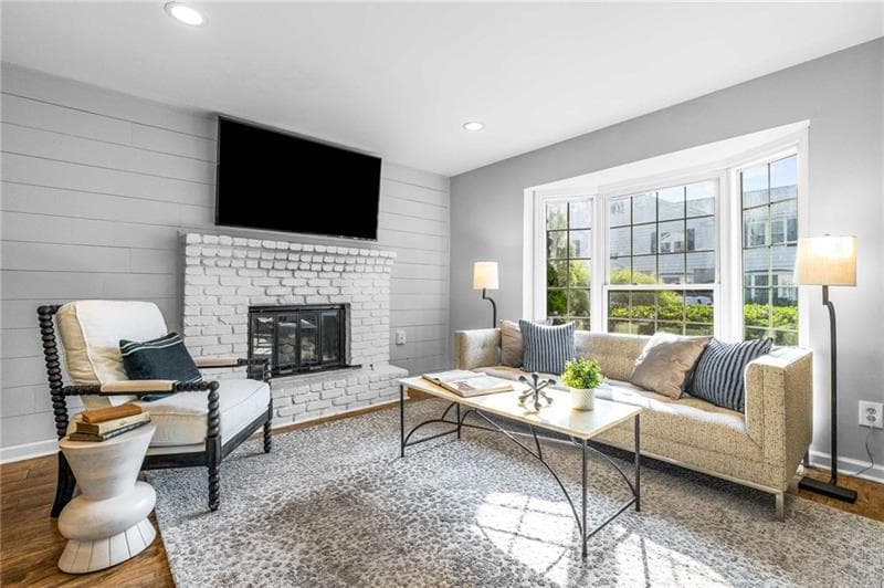 2 bedroom, 2 bathroom, 1,108 sq ft townhouse sold at 136 Peachtree Memorial Drive NC8, Atlanta, GA 30309