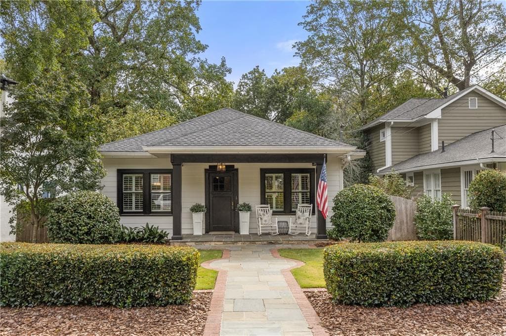 2 bedroom, 1 bathroom, 1,290 sq ft single family residence sold at 2125 Fairhaven Circle, Atlanta, GA 30305