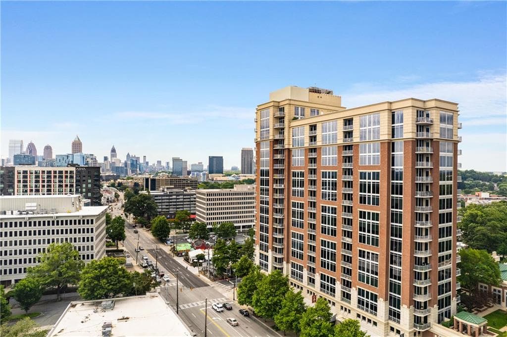 3 bedroom, 3 bathroom, 1,709 sq ft condominium sold at 1820 Peachtree Street 914, Atlanta, GA 30309