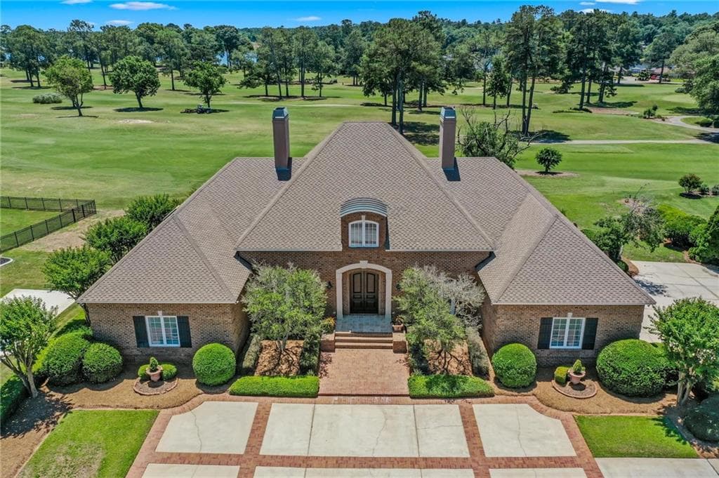 4 bedroom, 6 bathroom, 5,441 sq ft single family residence sold at 125 Heather Glen Boulevard, Kathleen, GA 31047