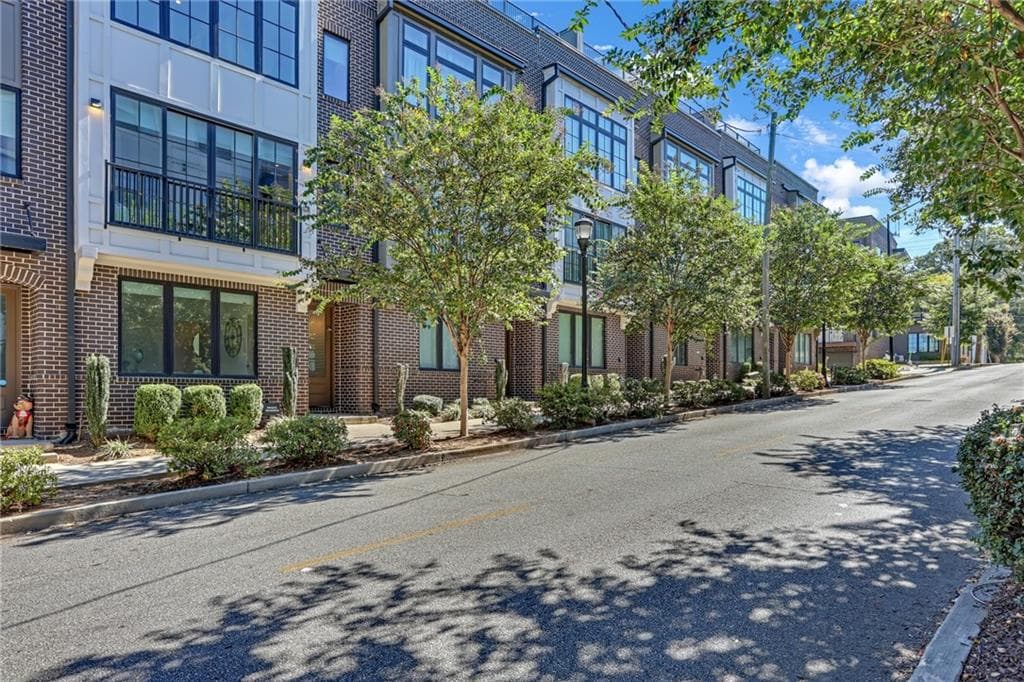 4 bedroom, 5 bathroom, 2,558 sq ft townhouse sold at 71 Krog Street, Atlanta, GA 30307