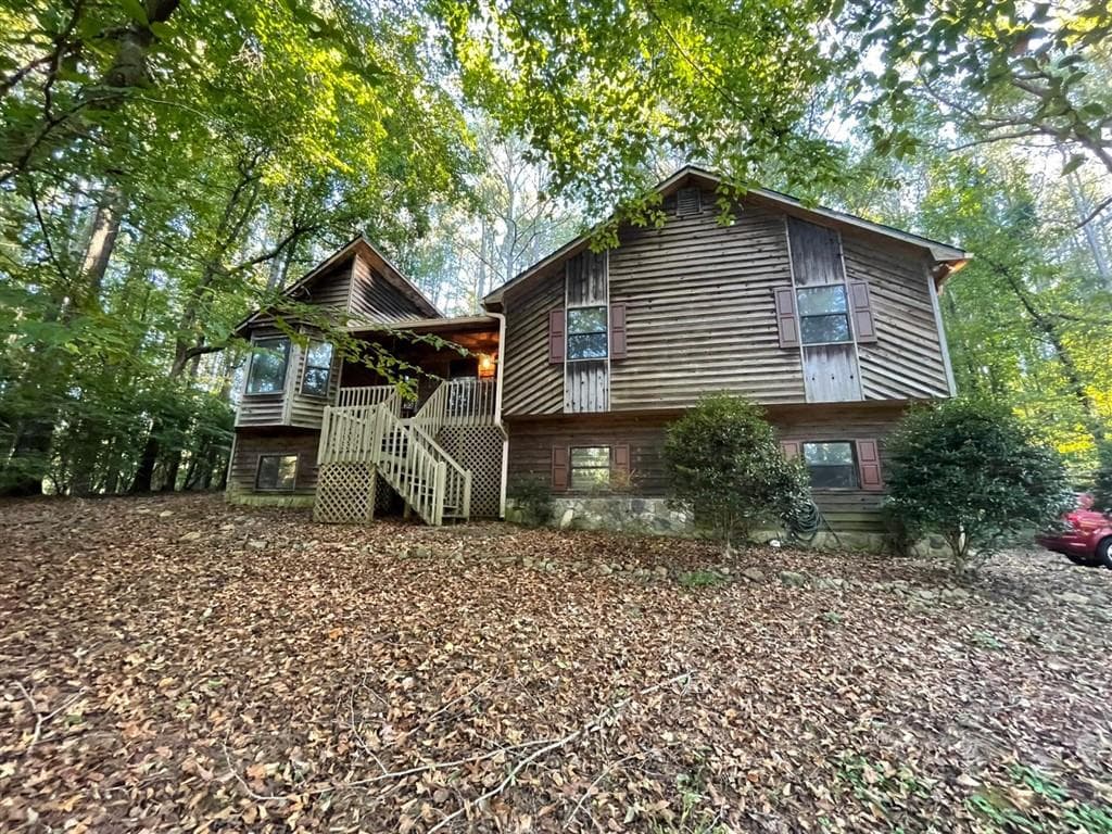 3 bedroom, 3 bathroom, 2,060 sq ft single family residence sold at 415 Sweetgum Drive, Woodstock, GA 30188
