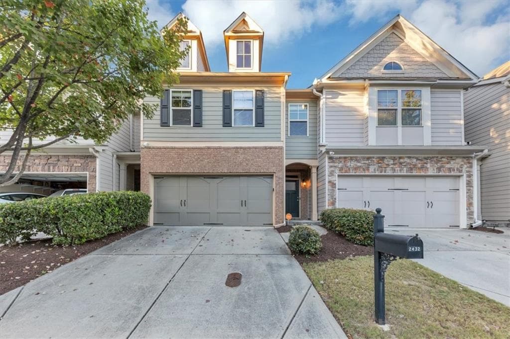 2432 Whiteoak Run 20, Smyrna, GA 30080 — most recent listing photo