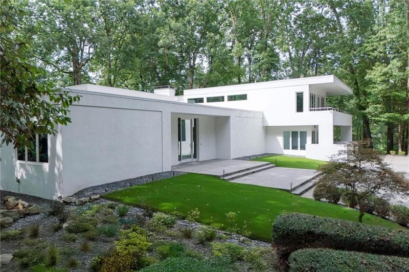 4 bedroom, 4 bathroom, 5,757 sq ft single family residence sold at 3670 Ridgewood Road, Atlanta, GA 30327