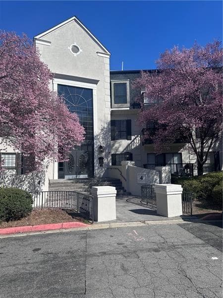 2 bedroom, 3 bathroom, 1,249 sq ft condominium for sale at 4106 PINE HEIGHTS Drive, Atlanta, GA 30324