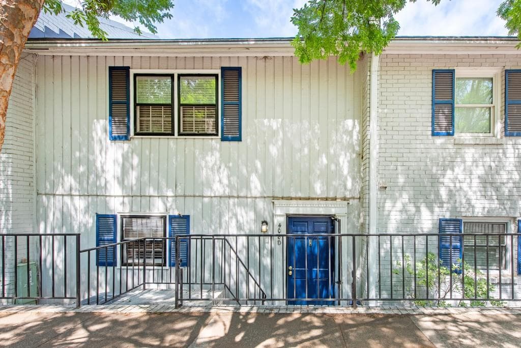 2 bedroom, 3 bathroom, 1,364 sq ft condominium sold at 408 Sycamore Drive D, Decatur, GA 30030