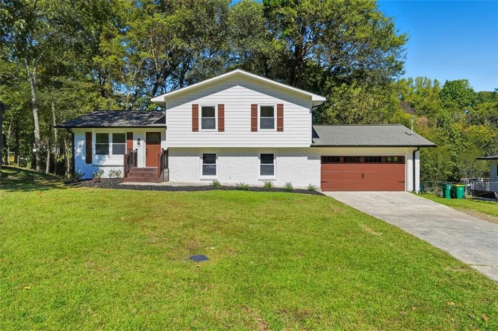 3 bedroom, 2 bathroom, 1,758 sq ft single family residence sold at 203 Woodglen Drive, Woodstock, GA 30188